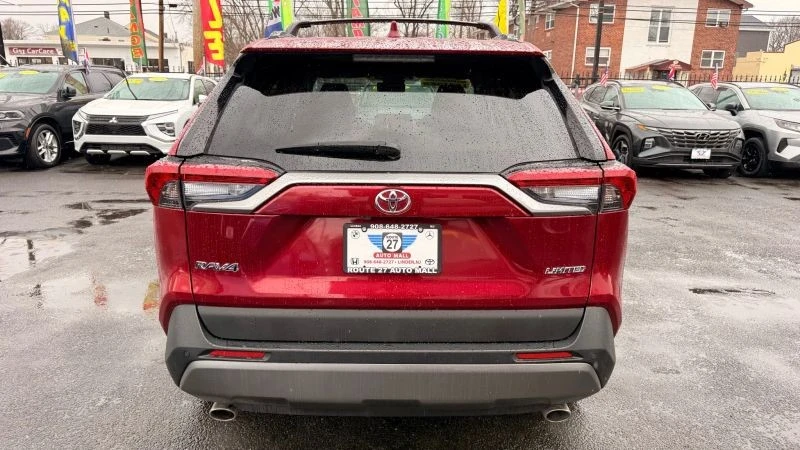 2019 Toyota RAV4 5th Gen - Image 7 of 12