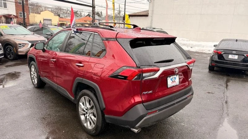 2019 Toyota RAV4 5th Gen - Image 5 of 12