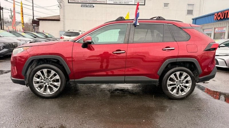 2019 Toyota RAV4 5th Gen - Image 10 of 12