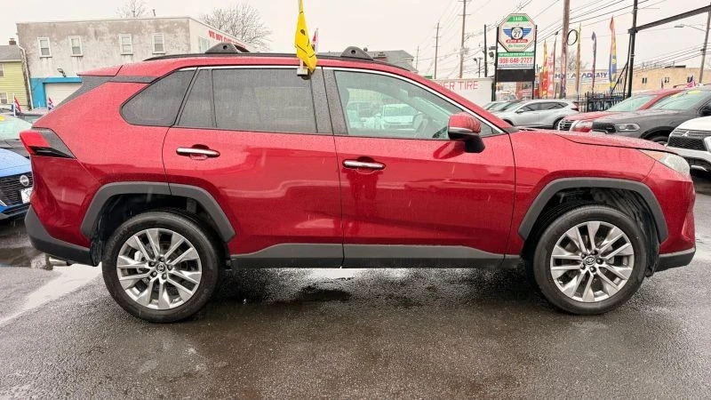 2019 Toyota RAV4 5th Gen - Image 11 of 12