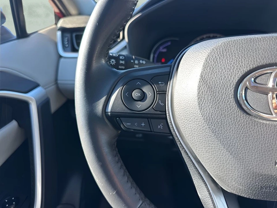 2019 Toyota RAV4 5th Gen - Image 16 of 21
