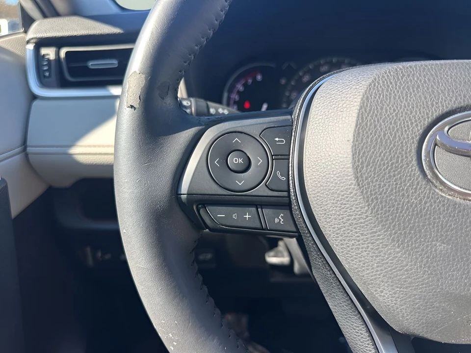 2019 Toyota RAV4 5th Gen - Image 15 of 21