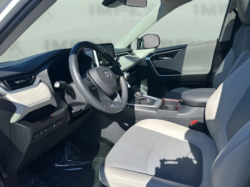 2019 Toyota RAV4 5th Gen - Image 9 of 21
