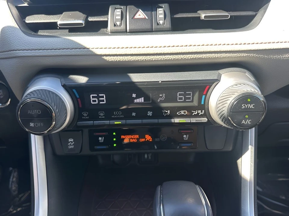 2019 Toyota RAV4 5th Gen - Image 19 of 21