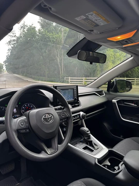 2019 Toyota RAV4 5th Gen - Image 8 of 14