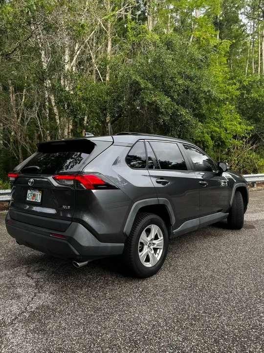 2019 Toyota RAV4 5th Gen - Image 6 of 14