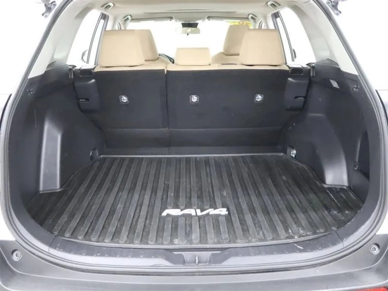 2019 Toyota RAV4 5th Gen - Image 6 of 12