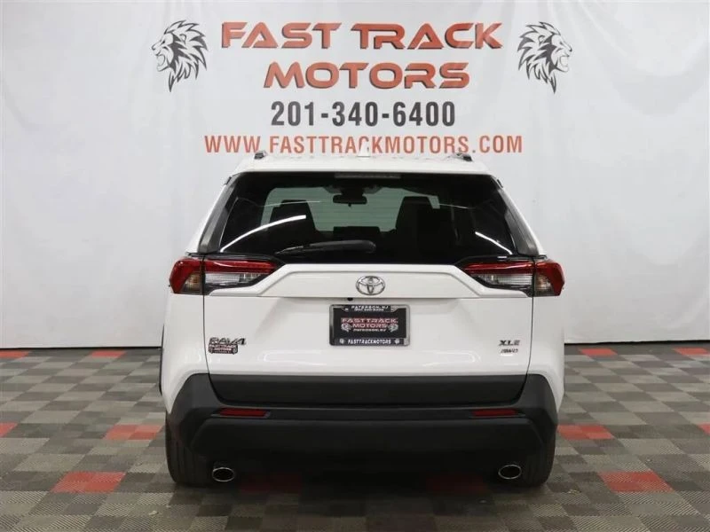 2019 Toyota RAV4 5th Gen - Image 5 of 12