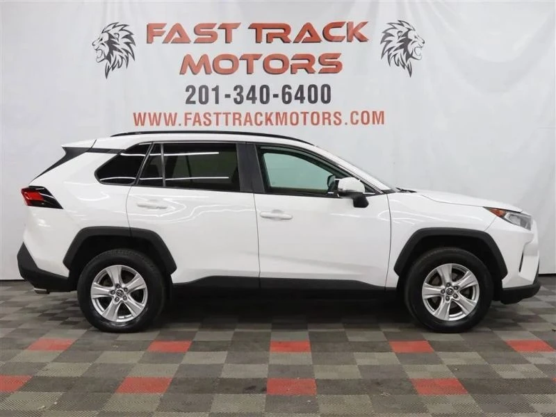 2019 Toyota RAV4 5th Gen - Image 4 of 12
