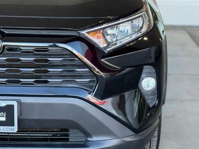 2019 Toyota RAV4 5th Gen - Image 6 of 12