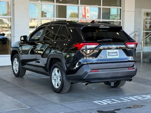 2019 Toyota RAV4 5th Gen - Image 9 of 12