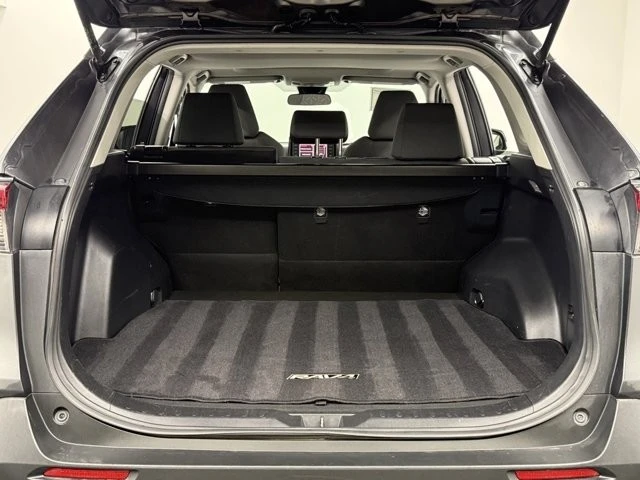 2019 Toyota RAV4 5th Gen - Image 11 of 12