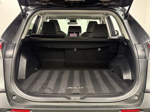 2019 Toyota RAV4 5th Gen - Image 11 of 12