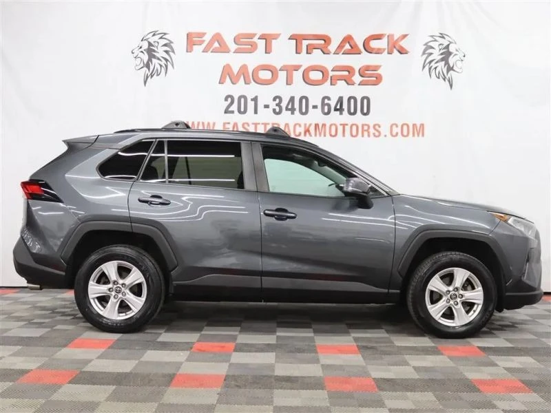 2019 Toyota RAV4 5th Gen - Image 4 of 12