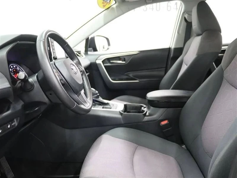 2019 Toyota RAV4 5th Gen - Image 10 of 12