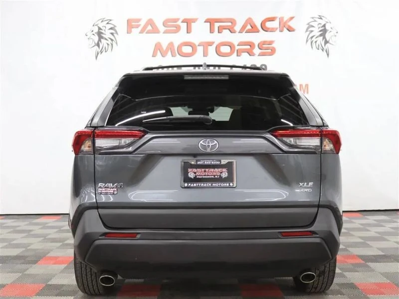 2019 Toyota RAV4 5th Gen - Image 5 of 12