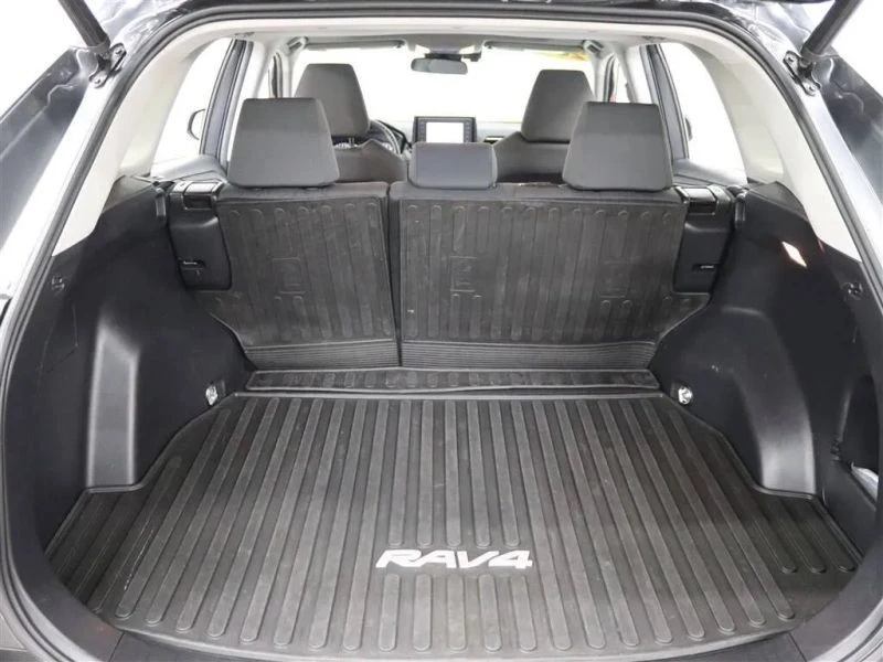 2019 Toyota RAV4 5th Gen - Image 6 of 12