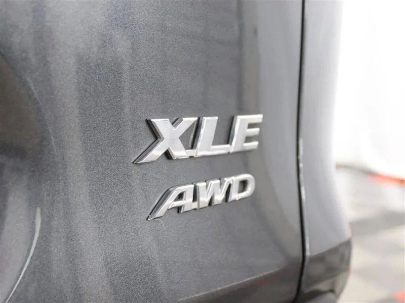 2019 Toyota RAV4 5th Gen - Image 8 of 12
