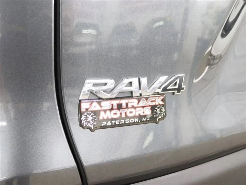 2019 Toyota RAV4 5th Gen - Image 7 of 12
