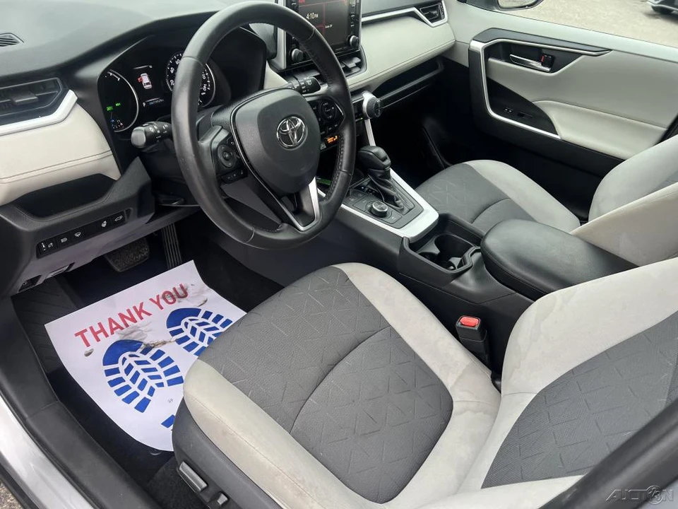 2019 Toyota RAV4 5th Gen - Image 5 of 12