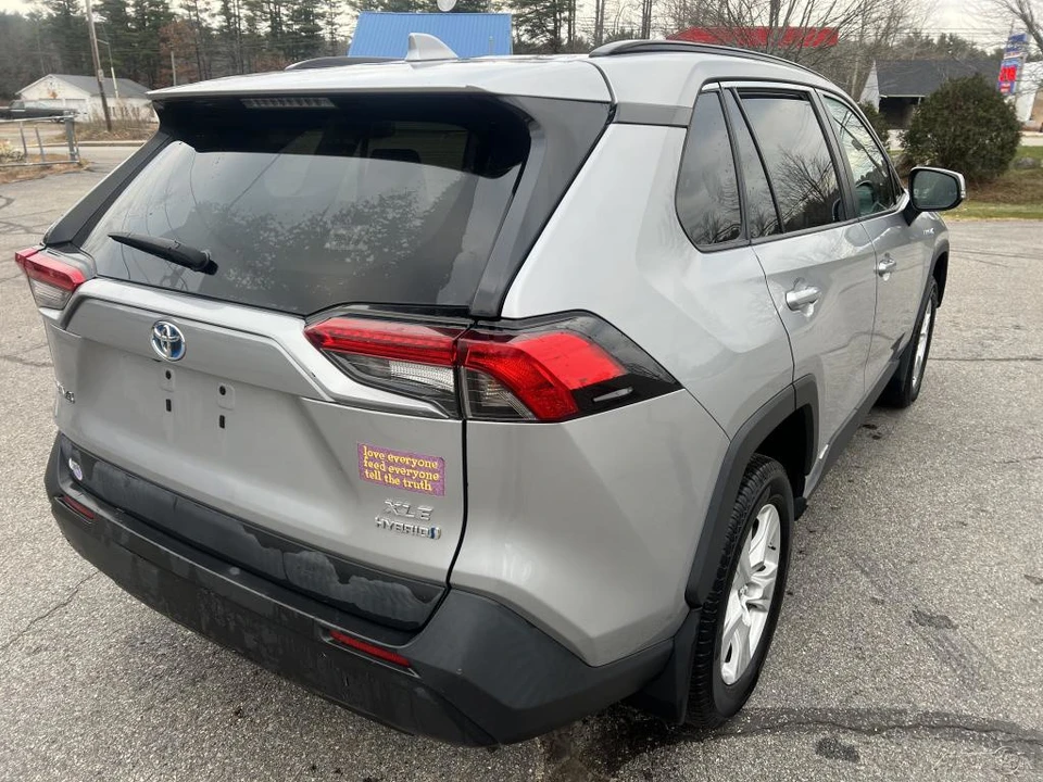 2019 Toyota RAV4 5th Gen - Image 8 of 12