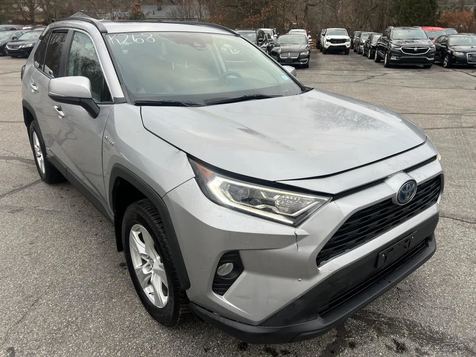 2019 Toyota RAV4 5th Gen - Image 9 of 12