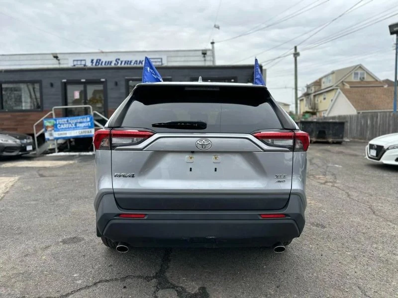 2019 Toyota RAV4 5th Gen - Image 7 of 12