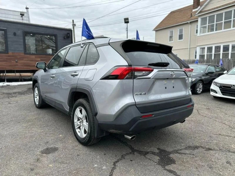 2019 Toyota RAV4 5th Gen - Image 6 of 12