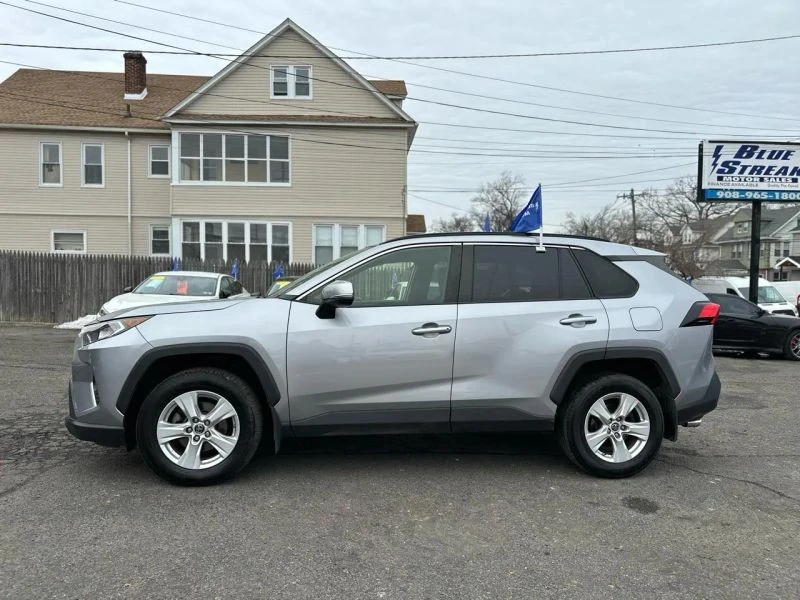 2019 Toyota RAV4 5th Gen - Image 5 of 12