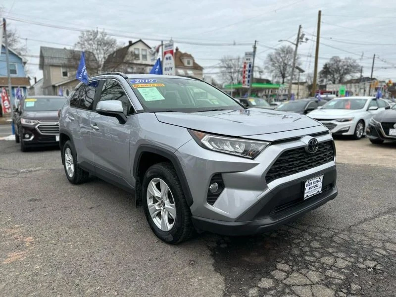 2019 Toyota RAV4 5th Gen - Image 10 of 12