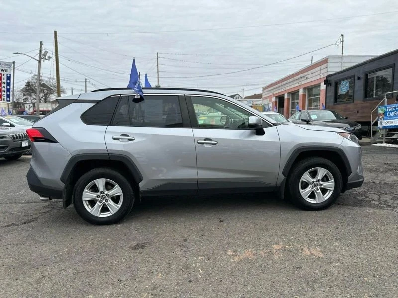 2019 Toyota RAV4 5th Gen - Image 9 of 12