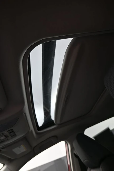 2019 Toyota RAV4 5th Gen - Image 18 of 21