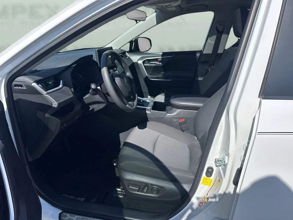 2019 Toyota RAV4 5th Gen - Image 9 of 12