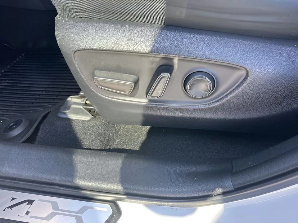 2019 Toyota RAV4 5th Gen - Image 10 of 12