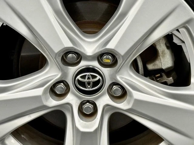 2019 Toyota RAV4 5th Gen - Image 15 of 21