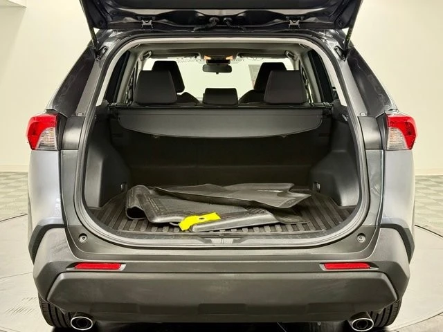 2019 Toyota RAV4 5th Gen - Image 13 of 21