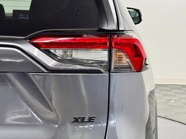 2019 Toyota RAV4 5th Gen - Image 12 of 21