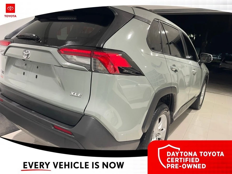 2019 Toyota RAV4 5th Gen - Image 8 of 12