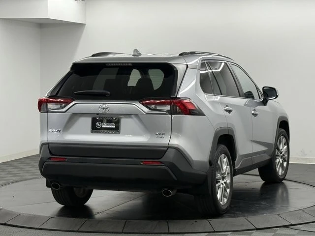 2019 Toyota RAV4 5th Gen - Image 6 of 12