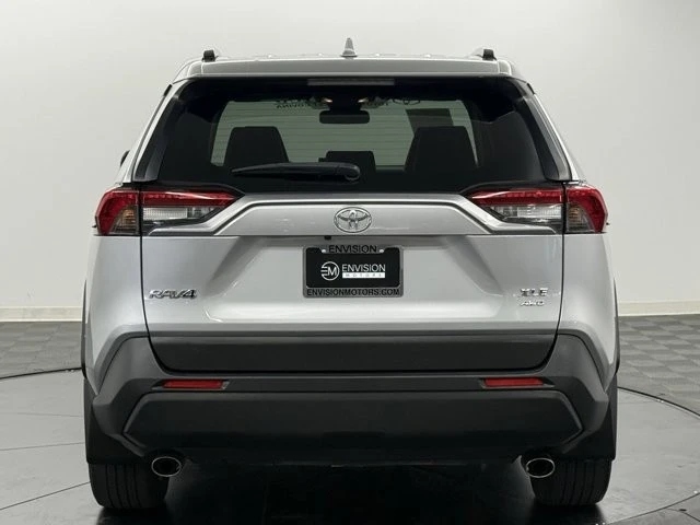 2019 Toyota RAV4 5th Gen - Image 8 of 12