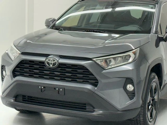2019 Toyota RAV4 5th Gen - Image 9 of 12