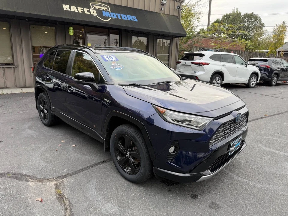 2019 Toyota RAV4 5th Gen - Image 15 of 21