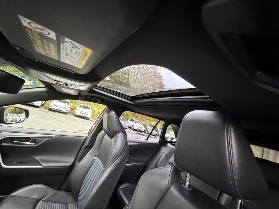 2019 Toyota RAV4 5th Gen - Image 17 of 21