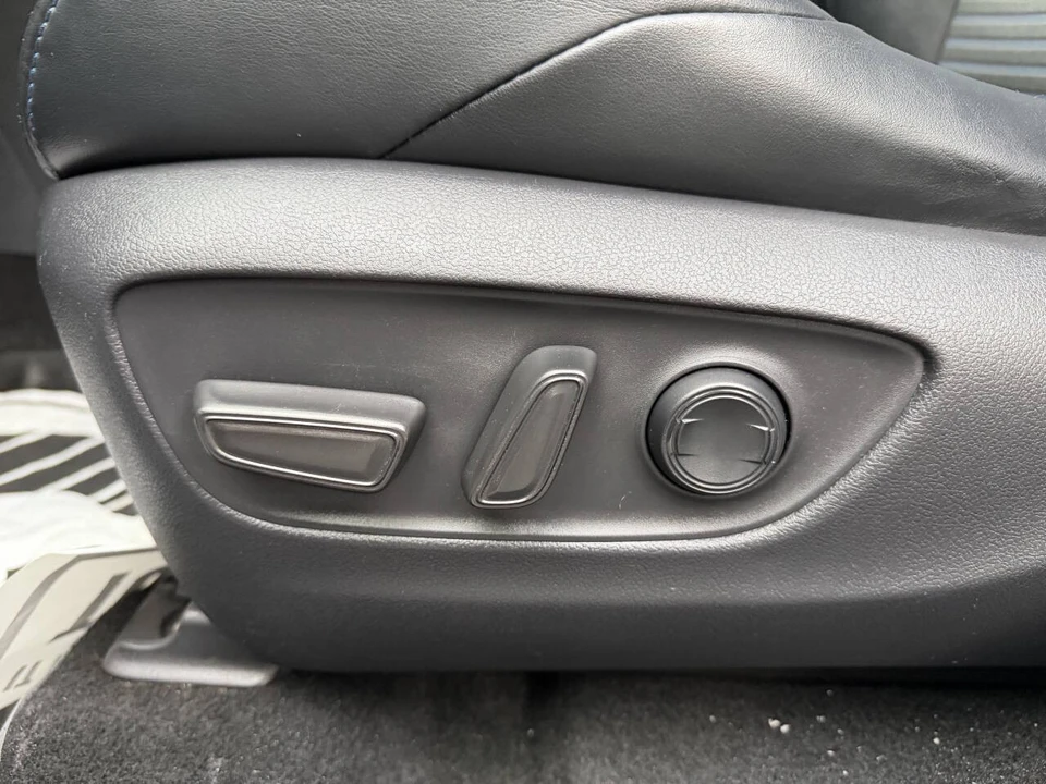 2019 Toyota RAV4 5th Gen - Image 18 of 21
