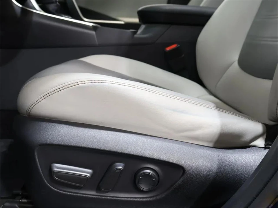 2019 Toyota RAV4 5th Gen - Image 15 of 31