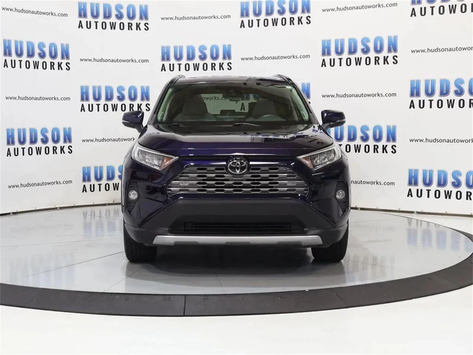 2019 Toyota RAV4 5th Gen - Image 9 of 31