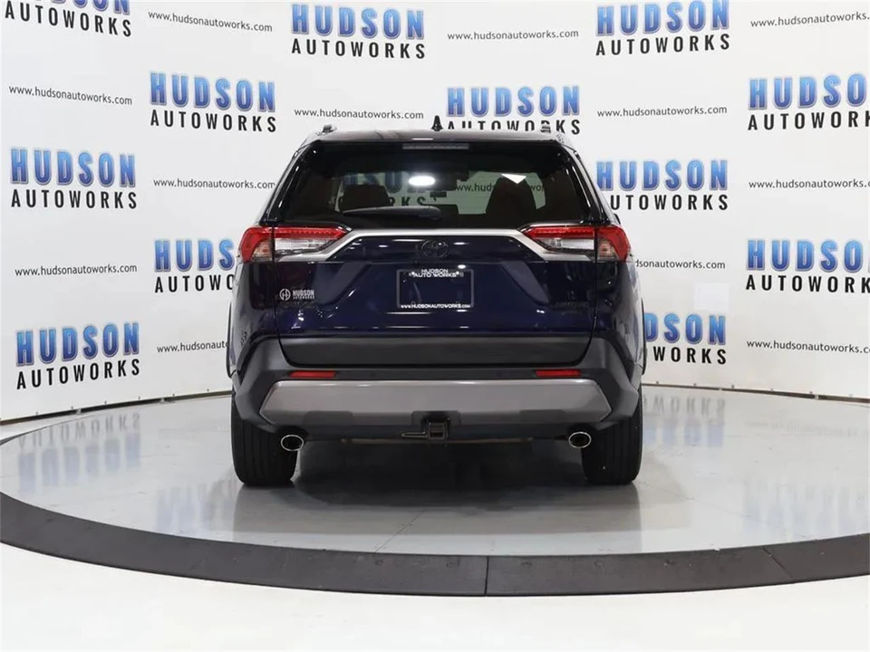 2019 Toyota RAV4 5th Gen - Image 5 of 31
