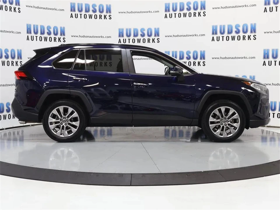 2019 Toyota RAV4 5th Gen - Image 7 of 31