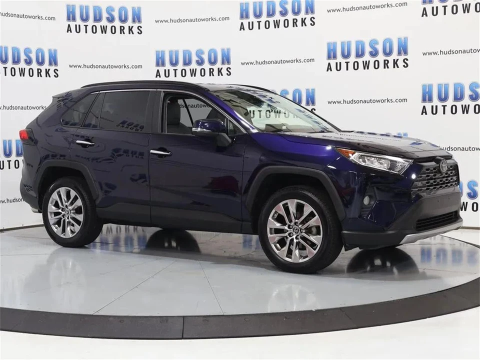 2019 Toyota RAV4 5th Gen - Image 8 of 31
