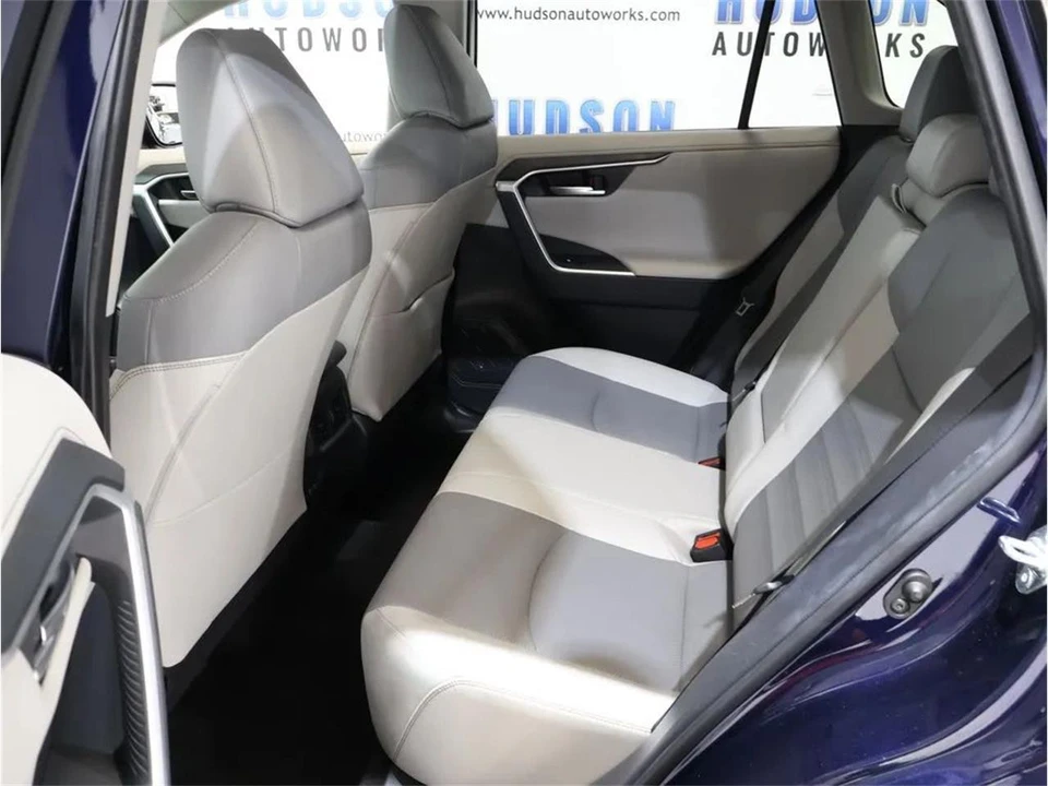 2019 Toyota RAV4 5th Gen - Image 26 of 31